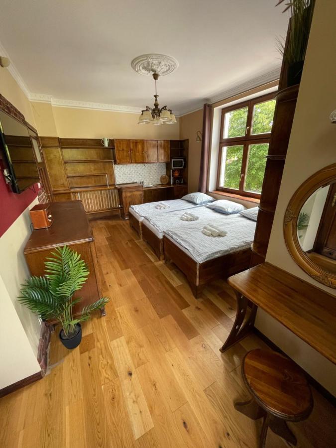 グダニスク Dworek Oliwski Bed & Breakfast エクステリア 写真