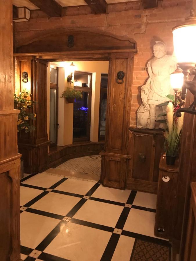 グダニスク Dworek Oliwski Bed & Breakfast エクステリア 写真