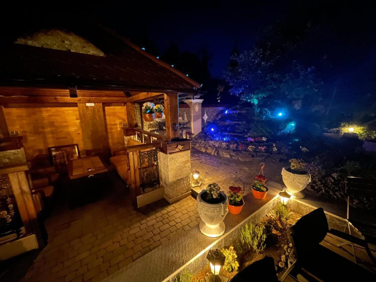 グダニスク Dworek Oliwski Bed & Breakfast エクステリア 写真