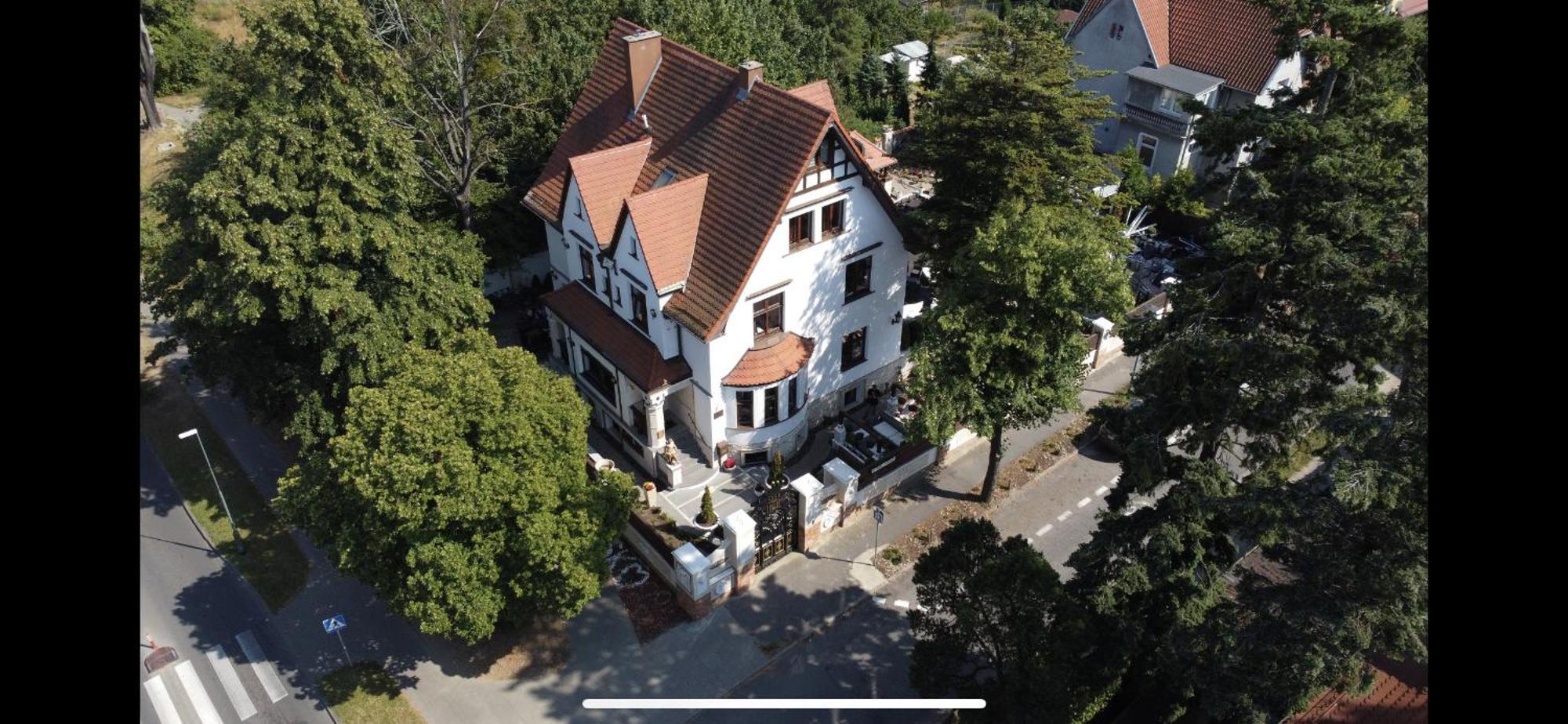 グダニスク Dworek Oliwski Bed & Breakfast エクステリア 写真
