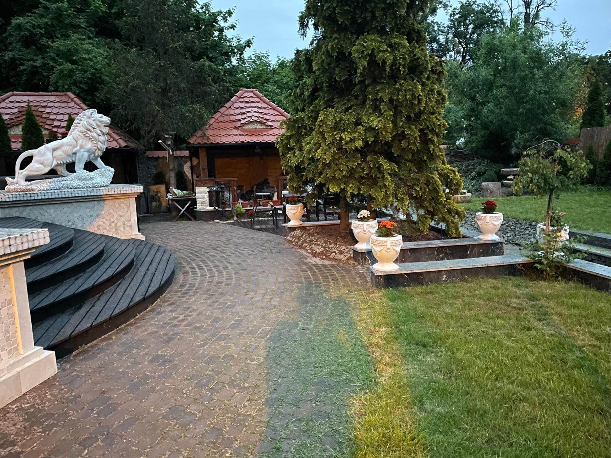 グダニスク Dworek Oliwski Bed & Breakfast エクステリア 写真