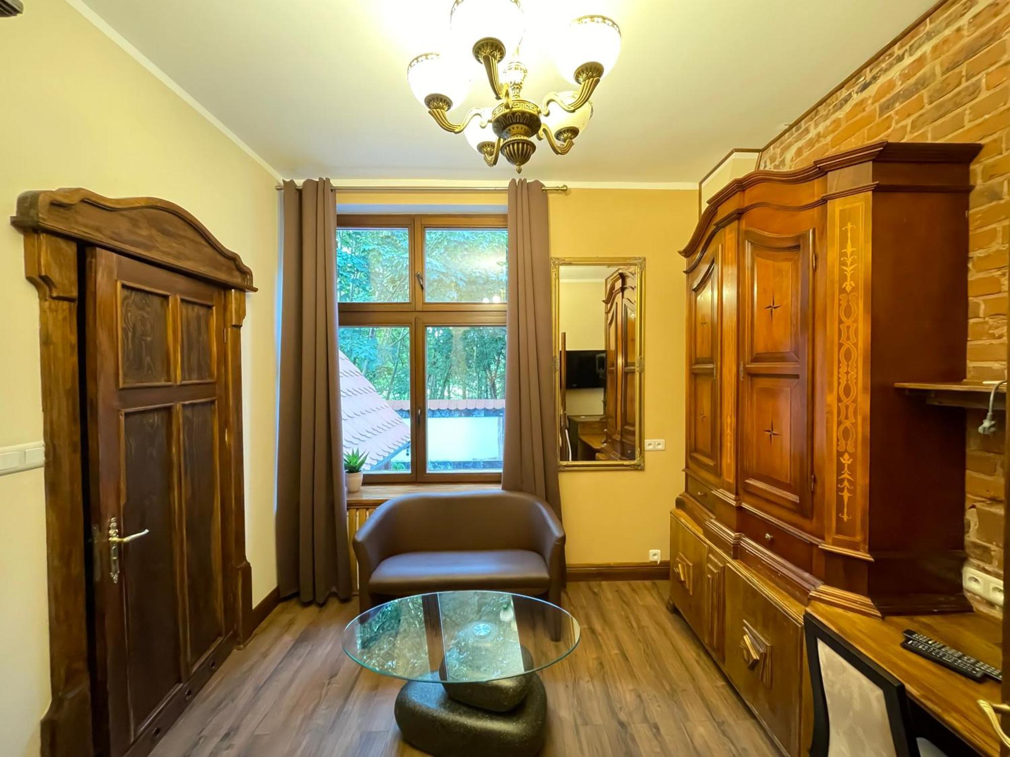 グダニスク Dworek Oliwski Bed & Breakfast エクステリア 写真